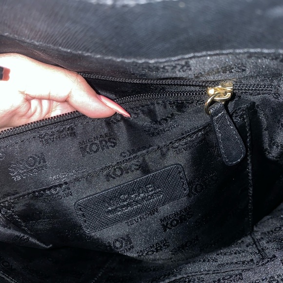 Michael Kors tote - Picture 2 of 3